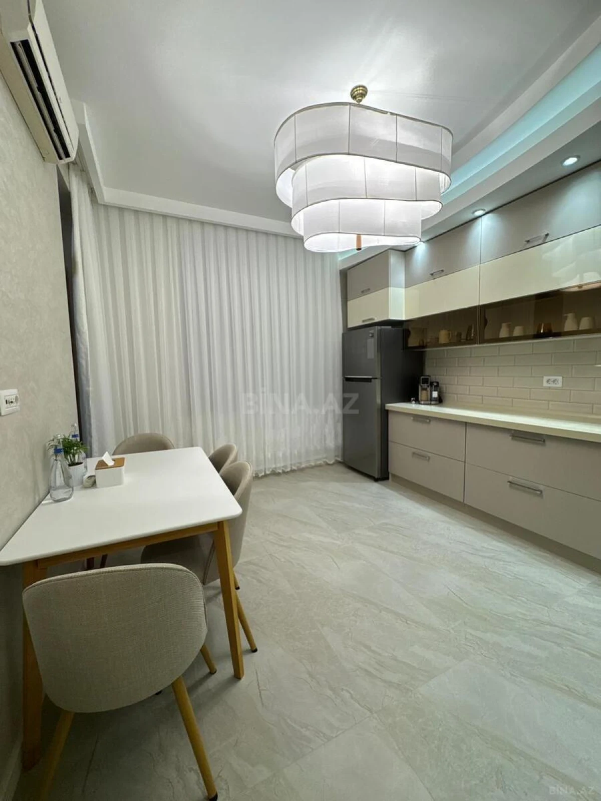 Satılır 2 otaqlı mənzil 100 m²