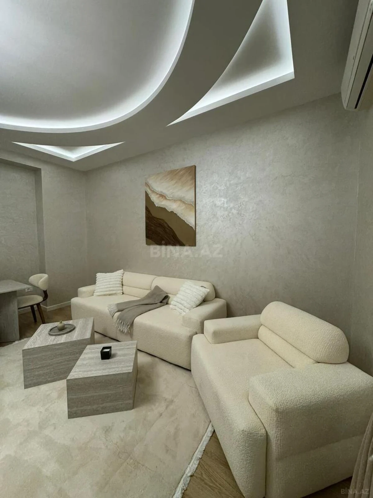 Satılır 2 otaqlı mənzil 100 m²