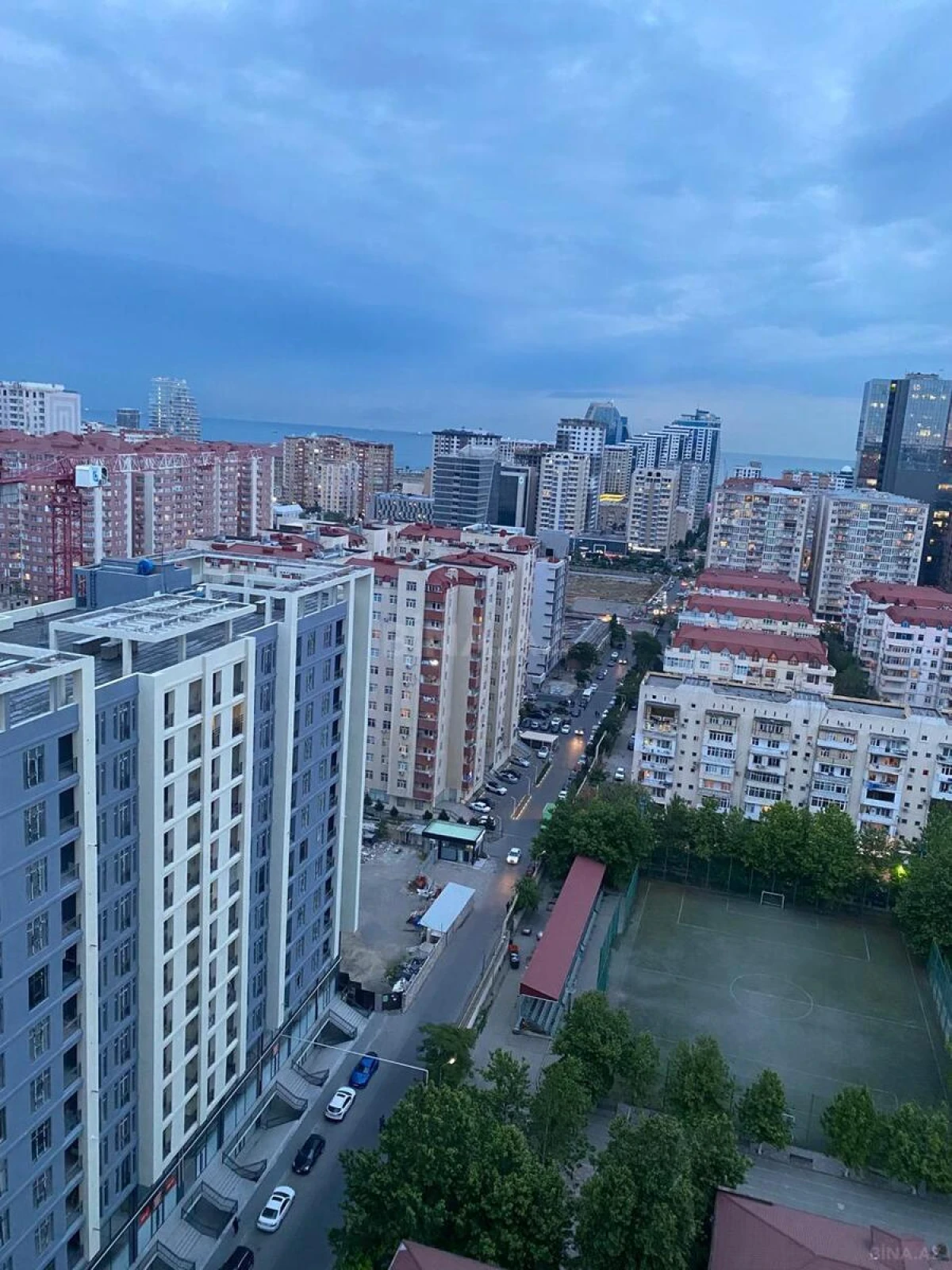 Kirayə verilir 2 otaqlı mənzil 73 m²