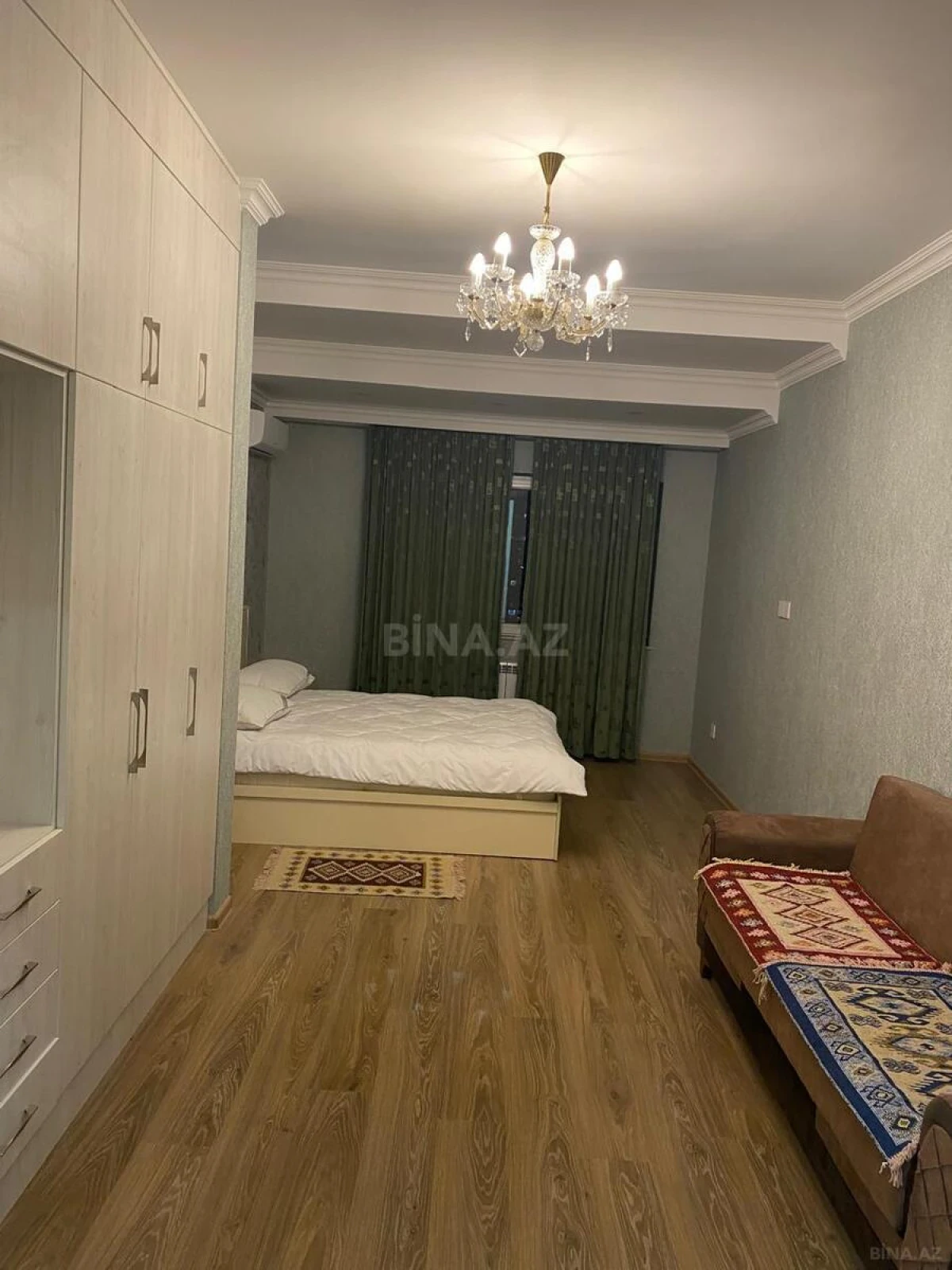 Kirayə verilir 2 otaqlı mənzil 73 m²