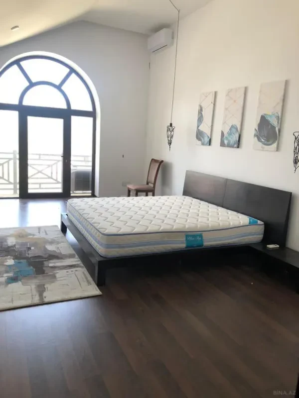 Kirayə verilir 4 otaqlı həyət evi 220 m²