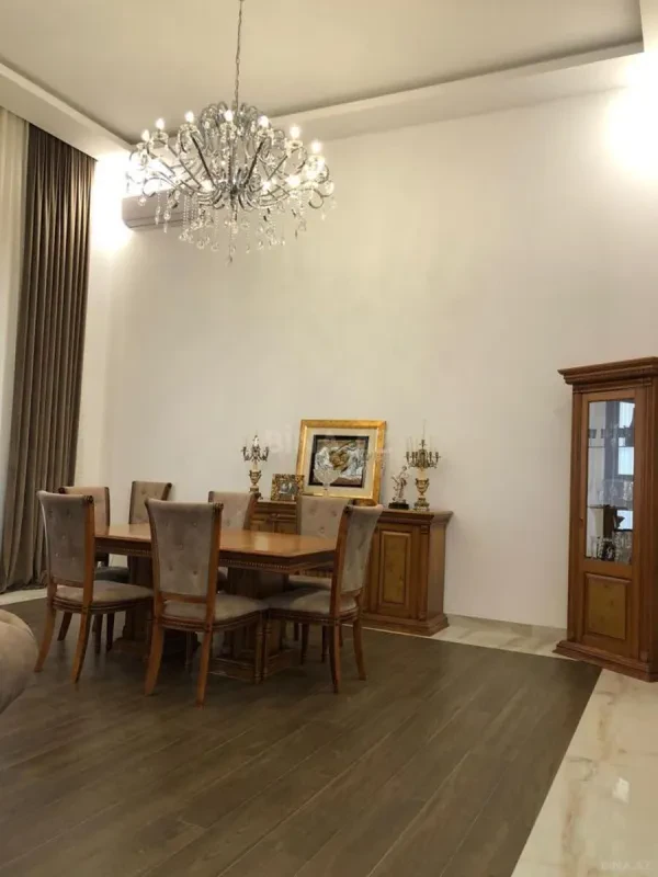 Kirayə verilir 4 otaqlı həyət evi 220 m²