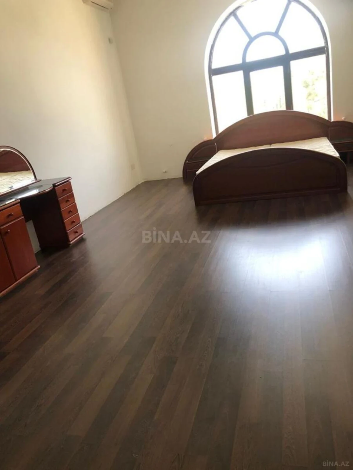 Kirayə verilir 4 otaqlı həyət evi 220 m²