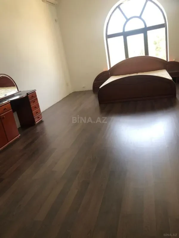 Kirayə verilir 4 otaqlı həyət evi 220 m²