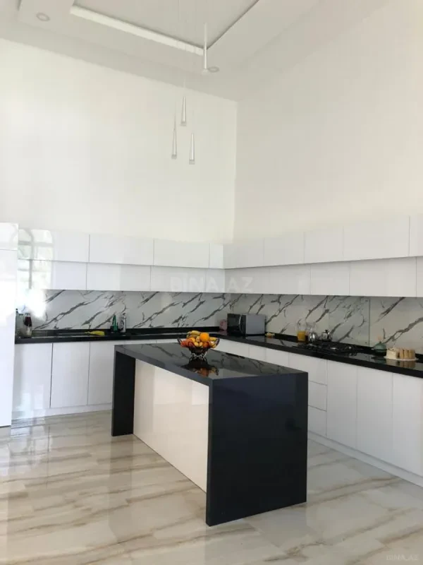Kirayə verilir 4 otaqlı həyət evi 220 m²