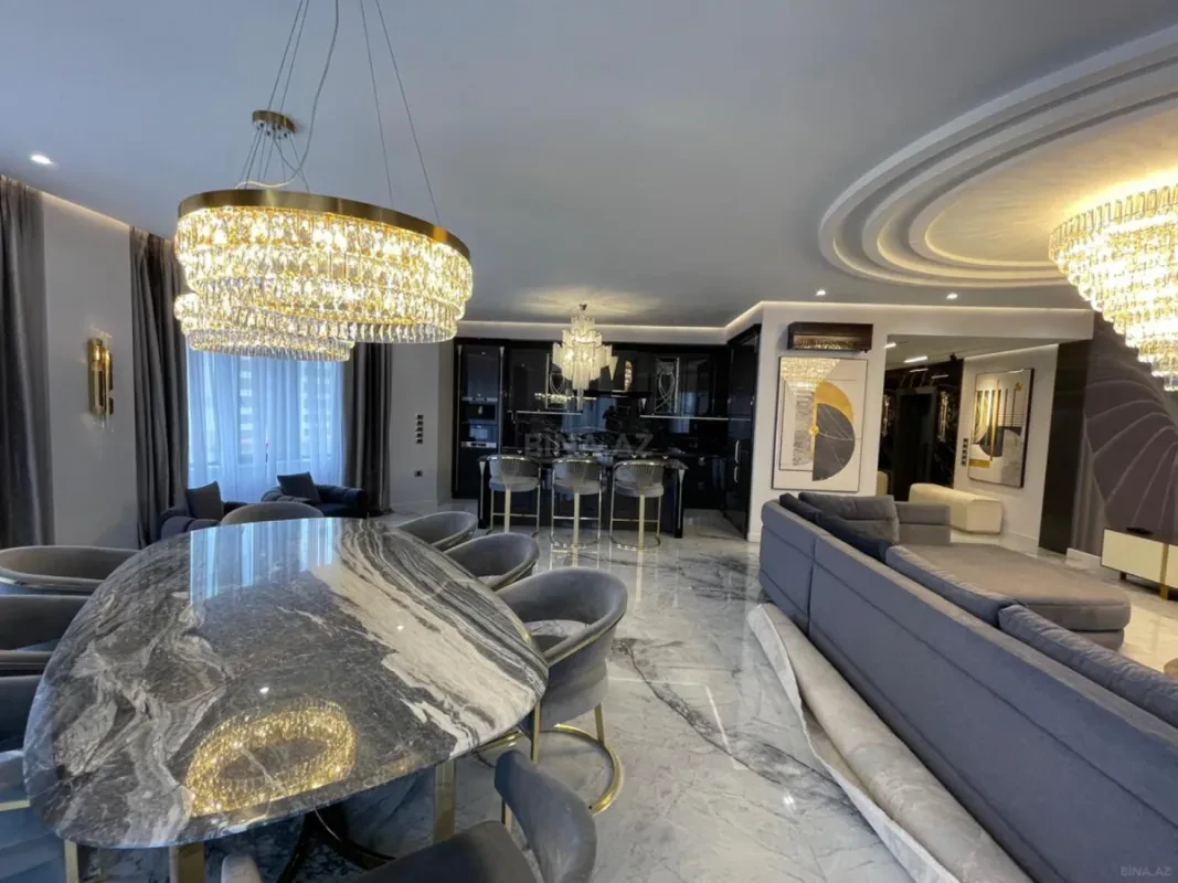 Satılır 5 otaqlı mənzil 220 m²