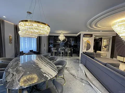 Satılır 5 otaqlı mənzil 220 m² — Bakı 5 otaq 220.00 m²