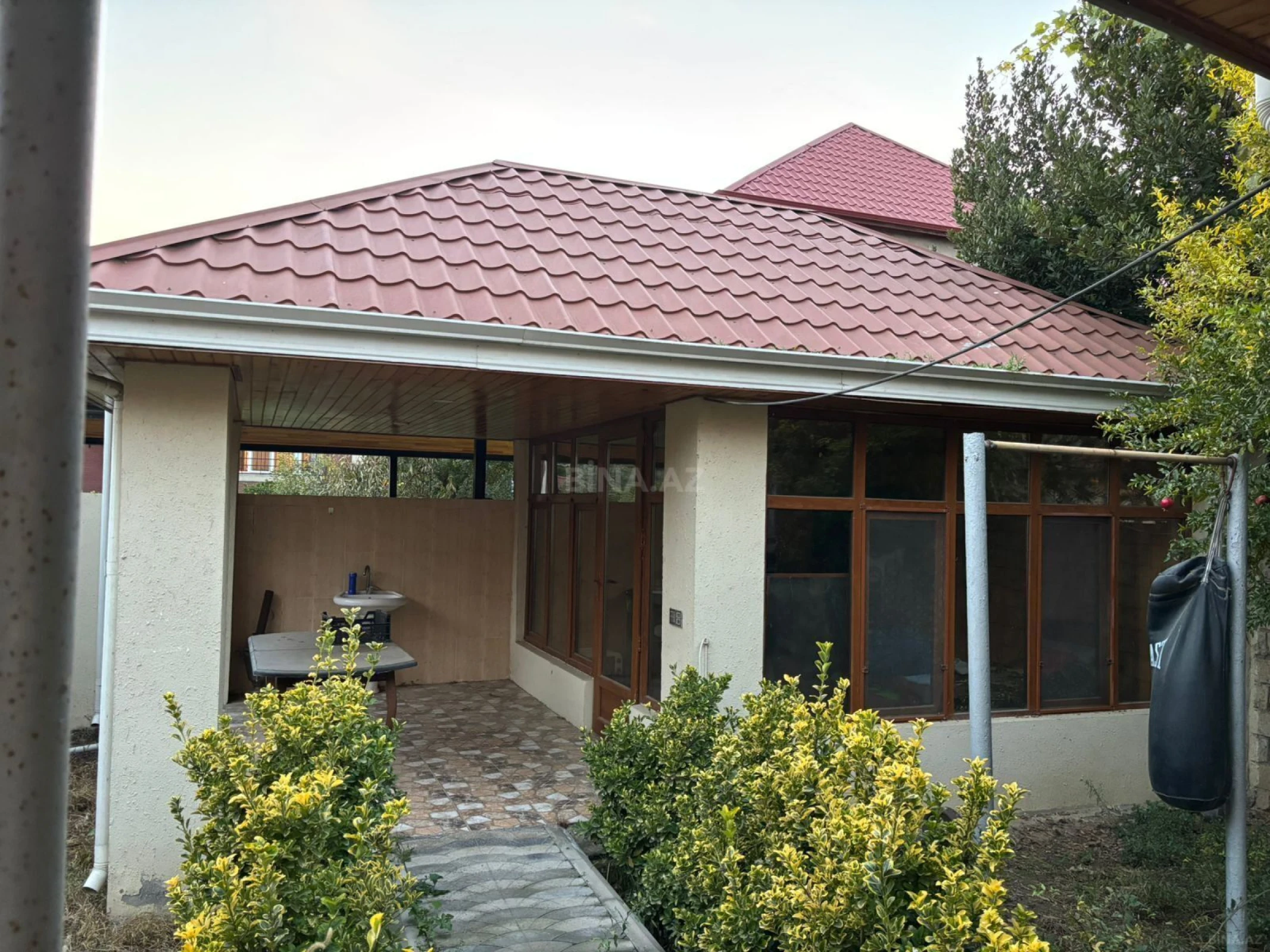 Satılır 7 otaqlı həyət evi 310 m²
