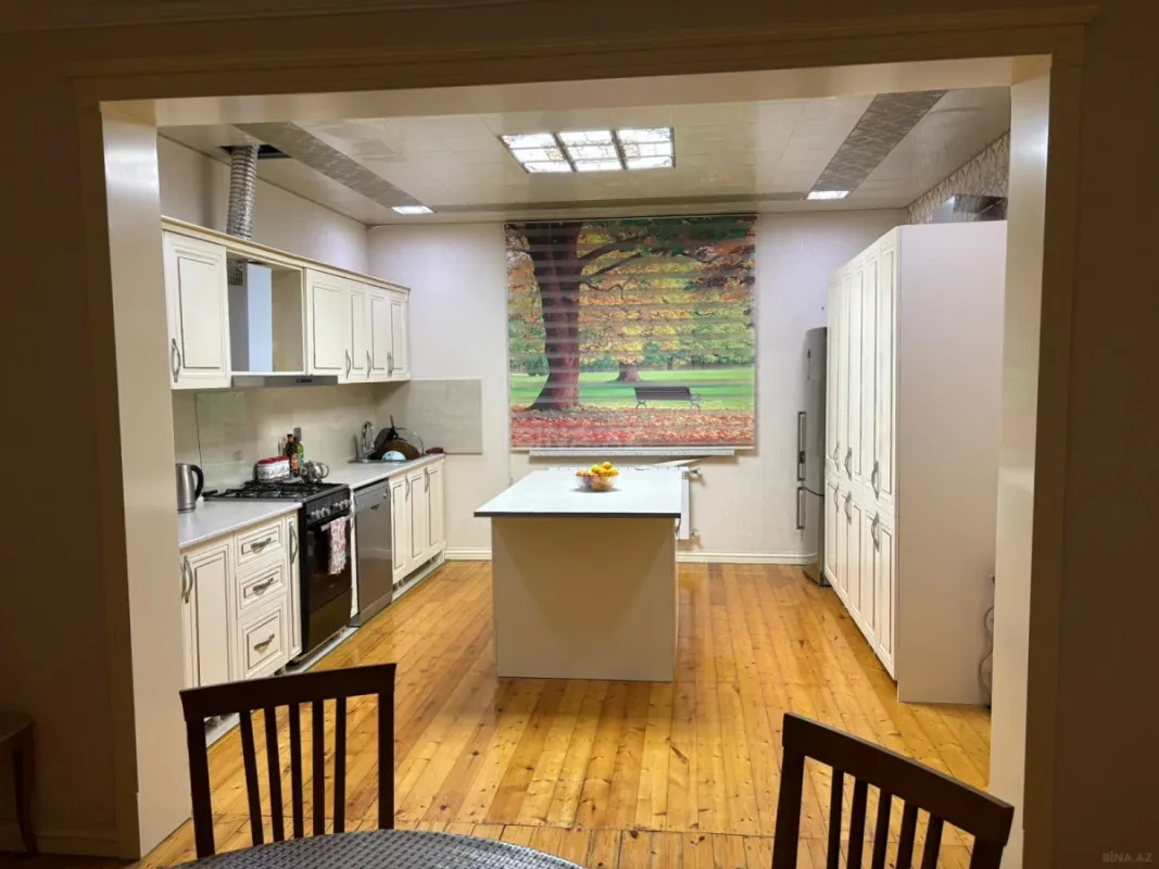 Satılır 7 otaqlı həyət evi 310 m²