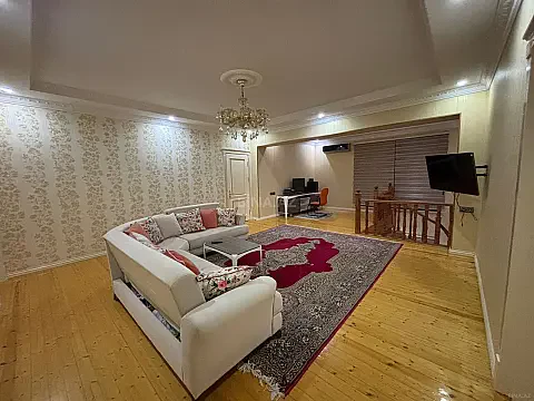 Satılır 7 otaqlı həyət evi 310 m²