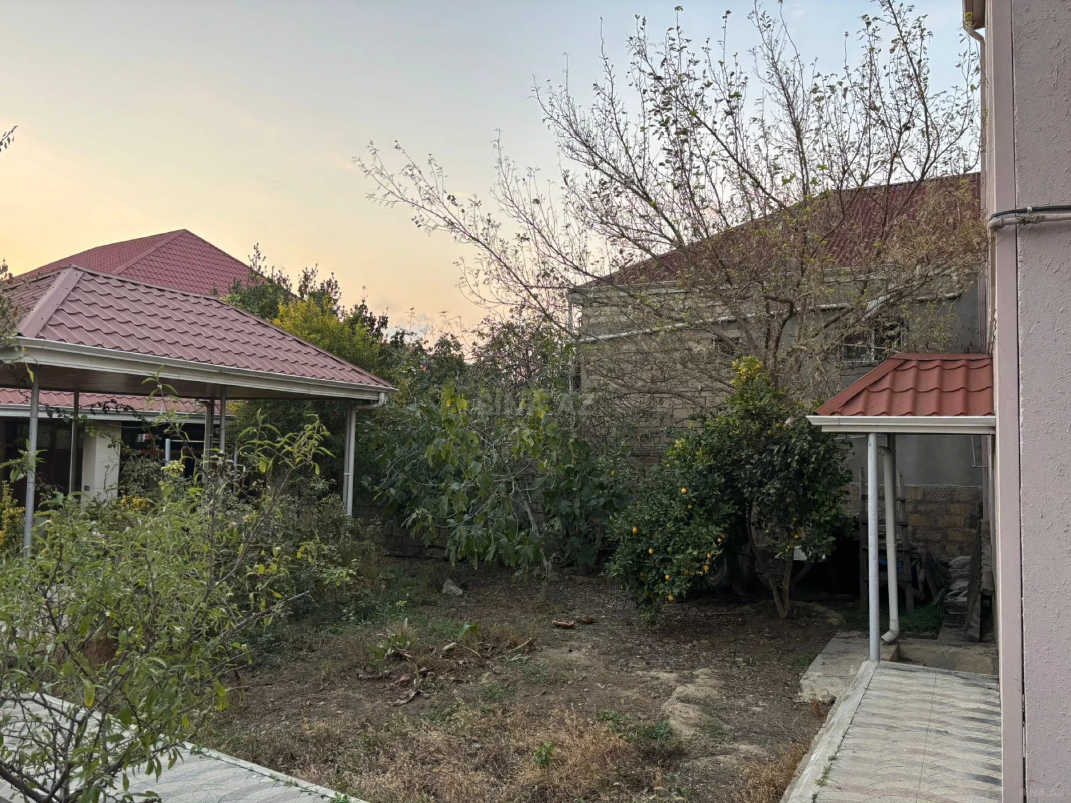 Satılır 7 otaqlı həyət evi 310 m²