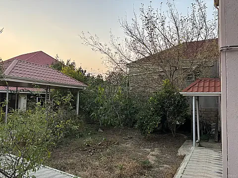 Satılır 7 otaqlı həyət evi 310 m²