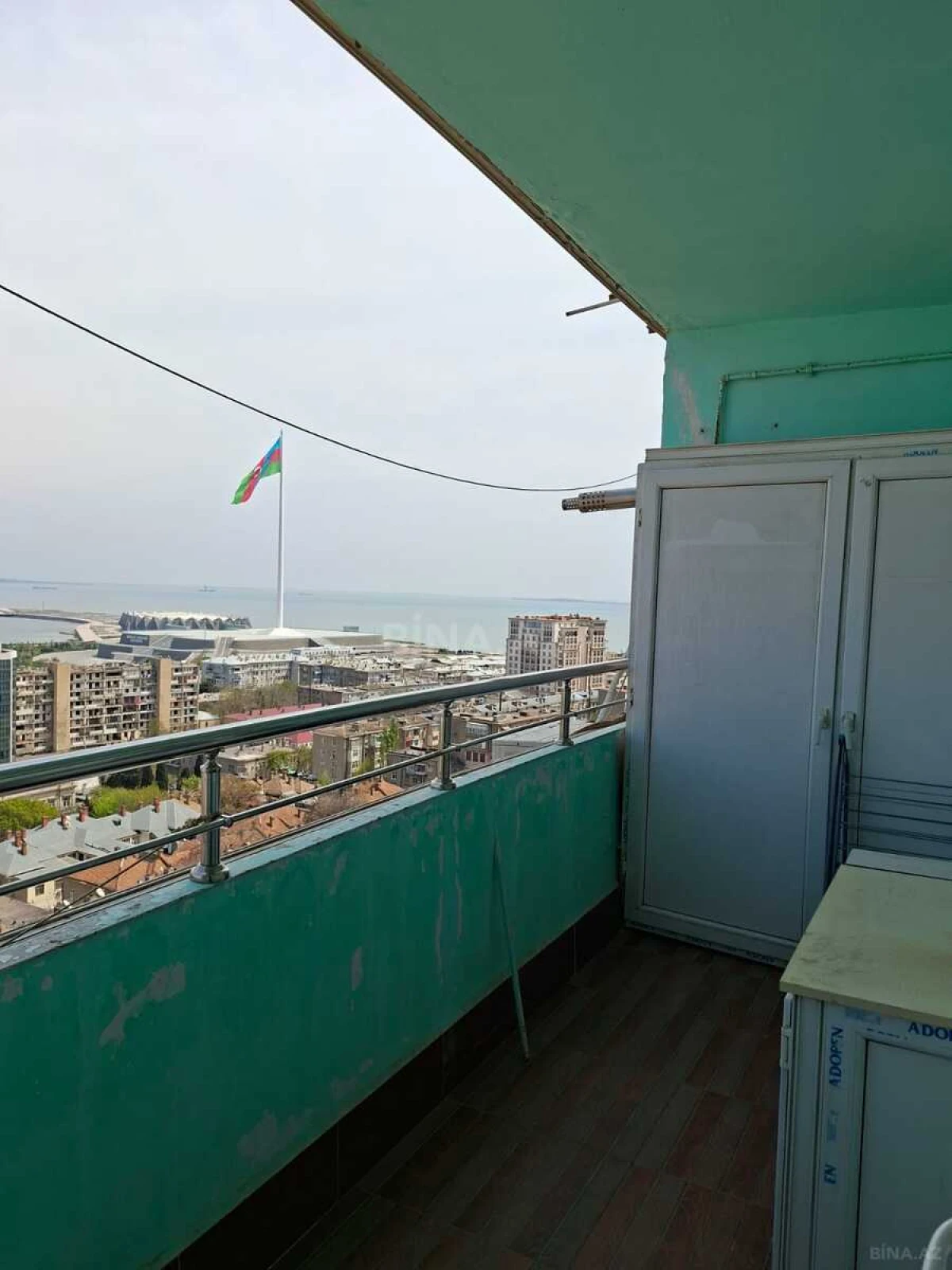 Satılır 4 otaqlı mənzil 120 m²