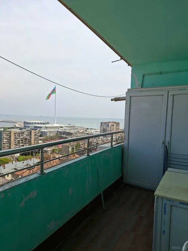 Satılır 4 otaqlı mənzil 120 m²