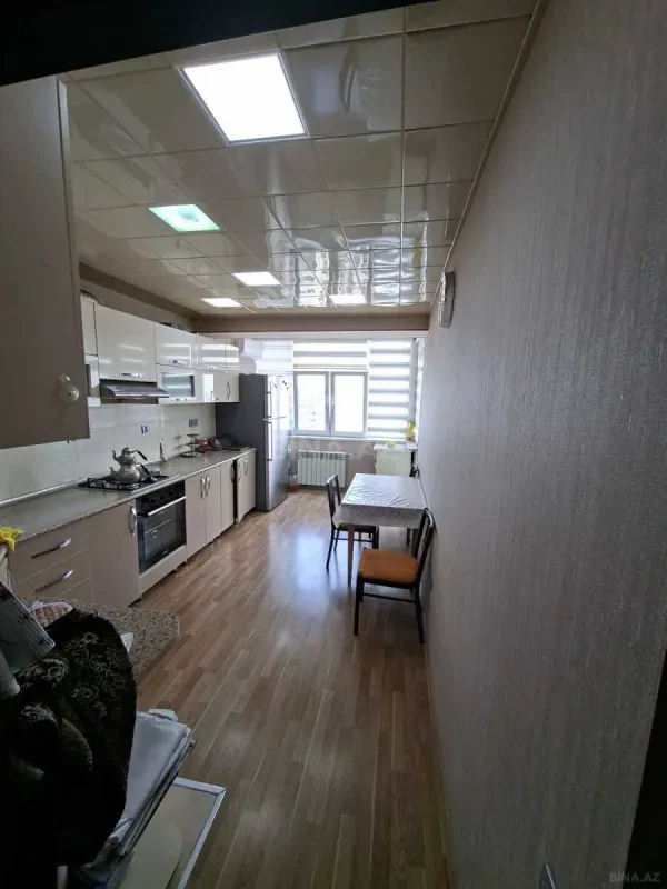 Satılır 4 otaqlı mənzil 120 m²