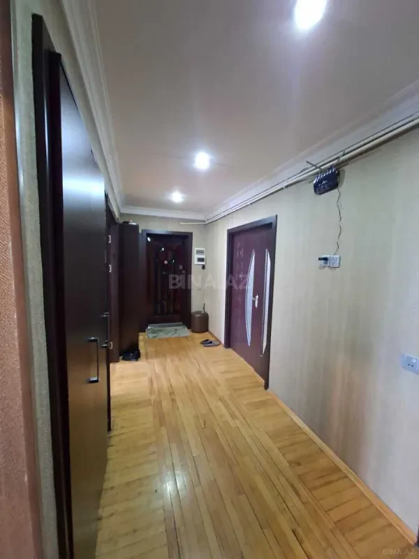Satılır 4 otaqlı mənzil 120 m²