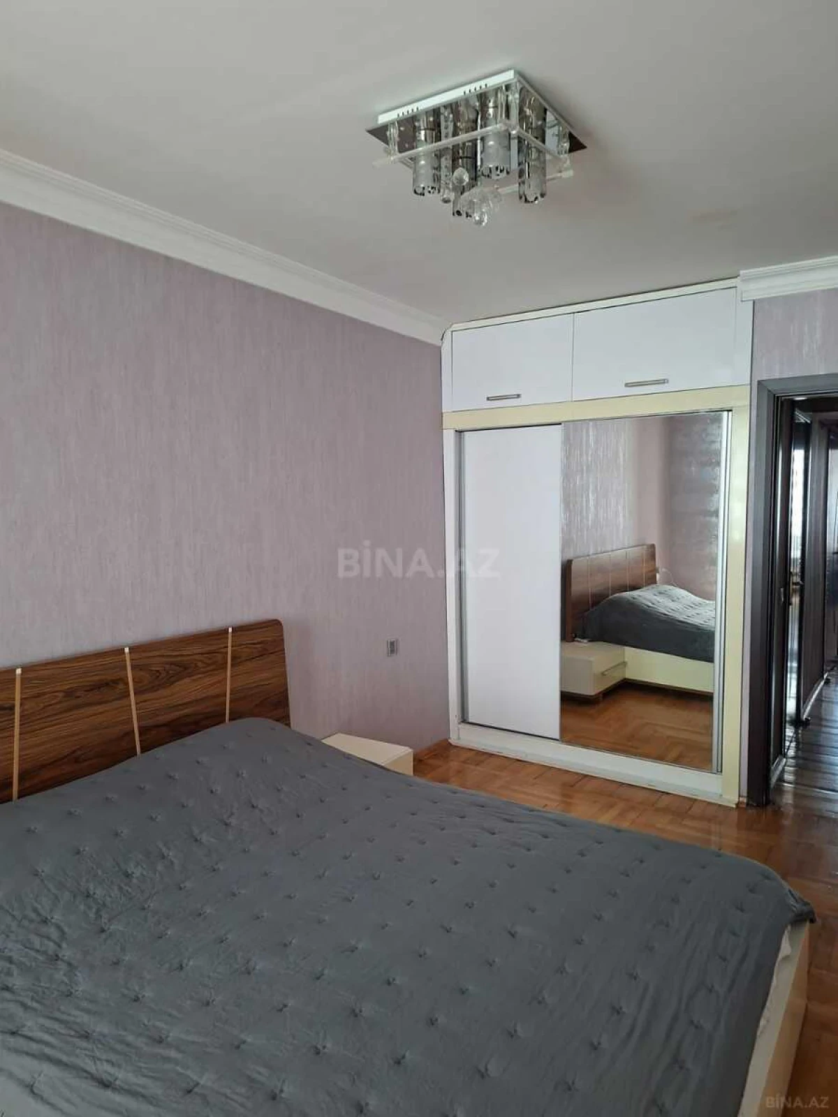 Satılır 4 otaqlı mənzil 120 m²