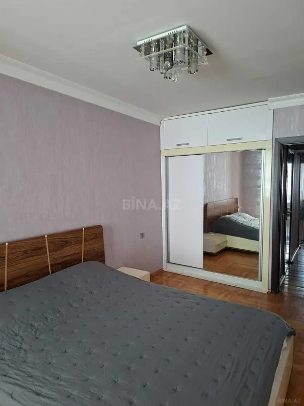 Satılır 4 otaqlı mənzil 120 m²