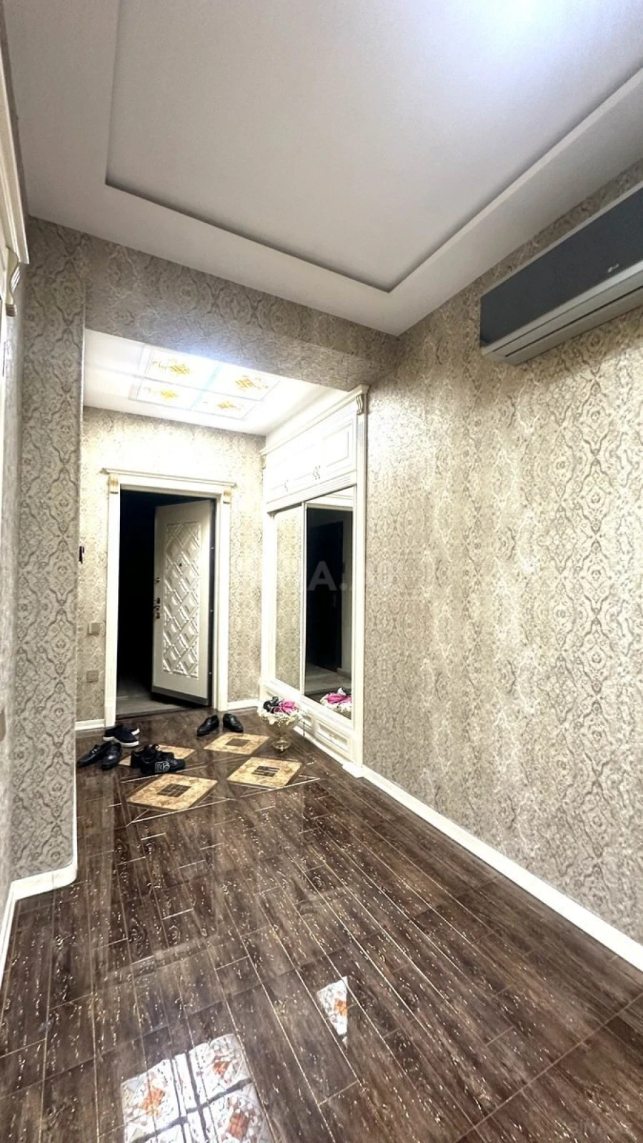 Kirayə verilir 3 otaqlı mənzil 135 m²