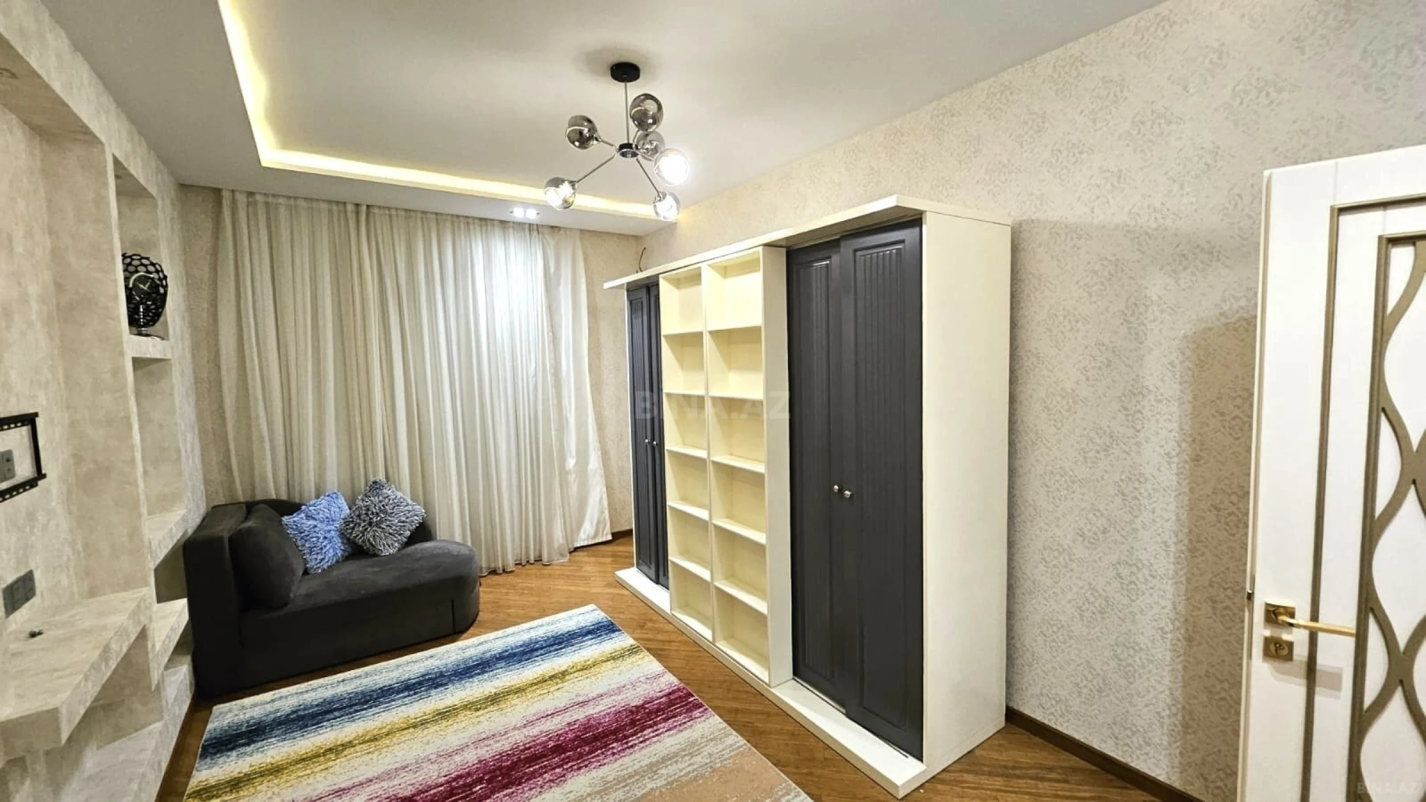 Kirayə verilir 3 otaqlı mənzil 135 m²
