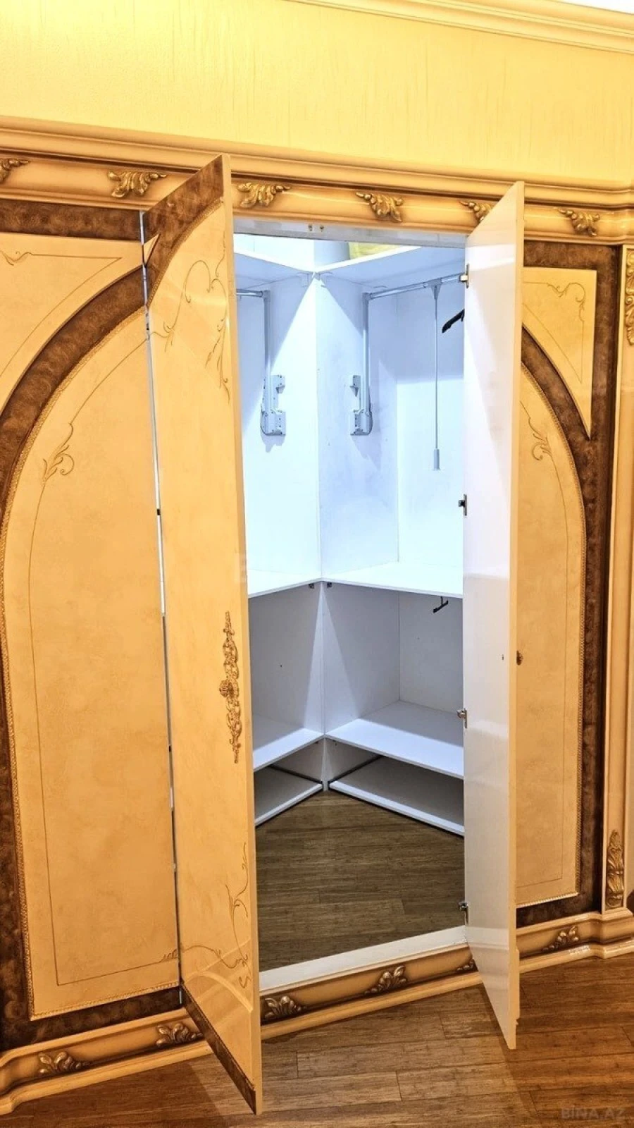 Kirayə verilir 3 otaqlı mənzil 135 m²