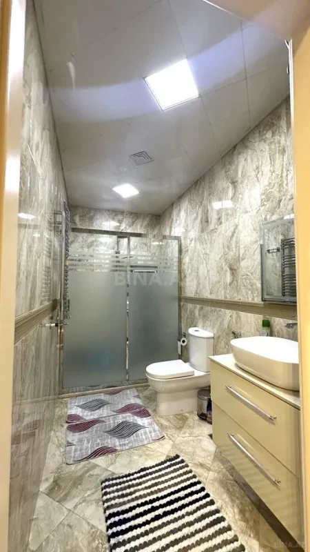 Kirayə verilir 3 otaqlı mənzil 135 m²