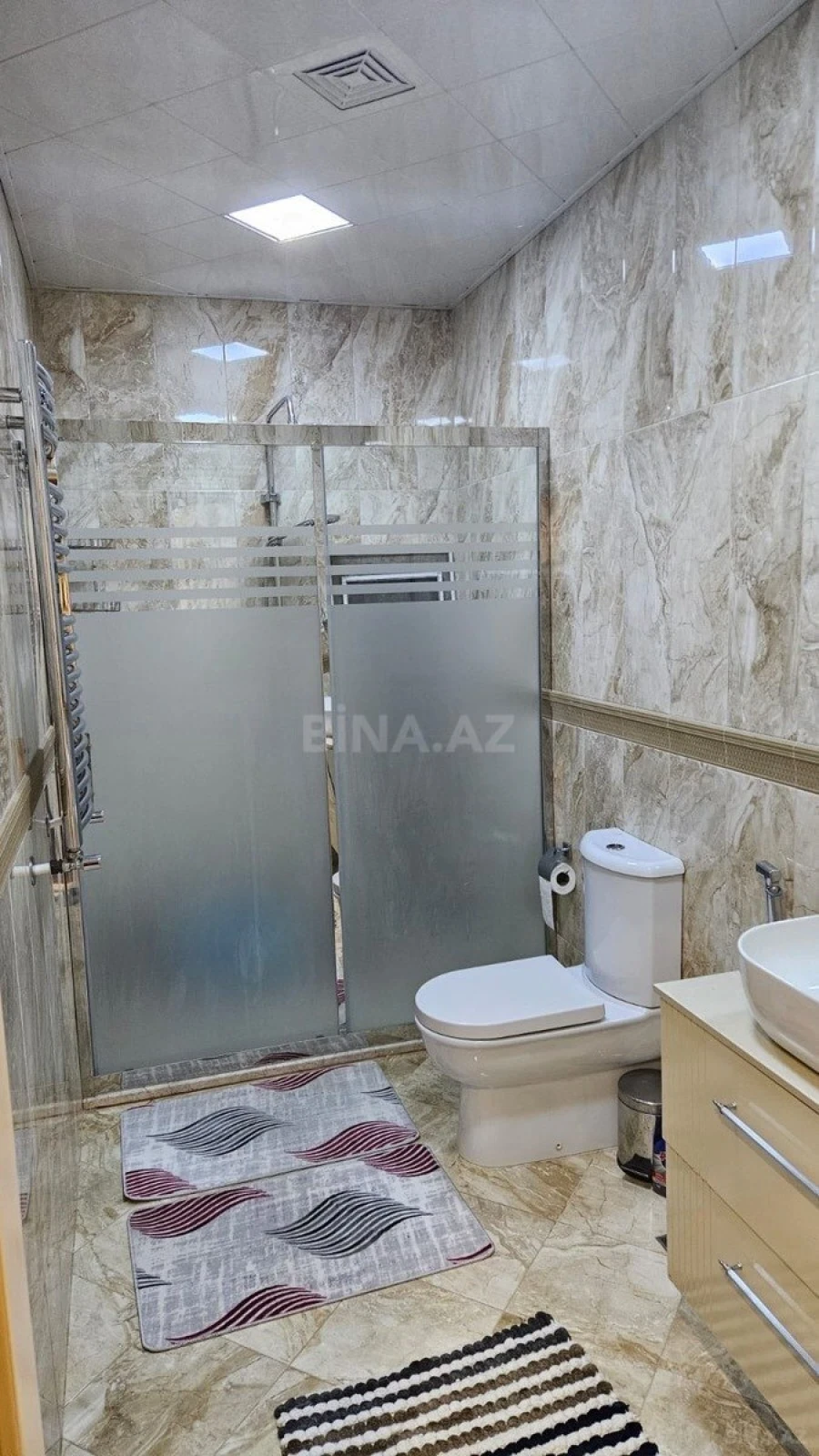 Kirayə verilir 3 otaqlı mənzil 135 m²