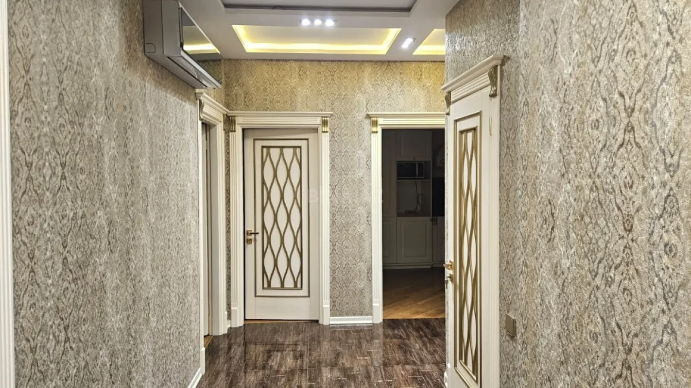 Kirayə verilir 3 otaqlı mənzil 135 m²
