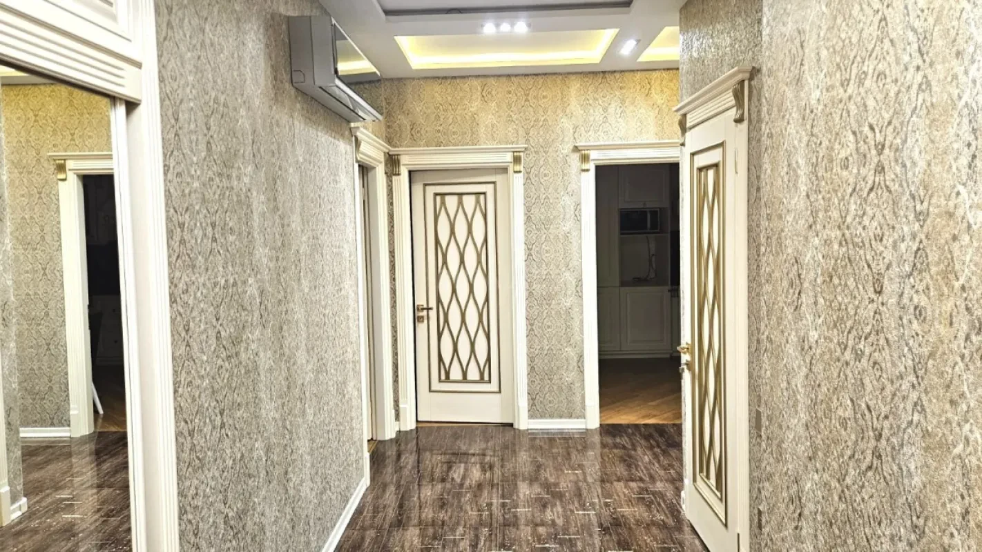 Kirayə verilir 3 otaqlı mənzil 135 m²