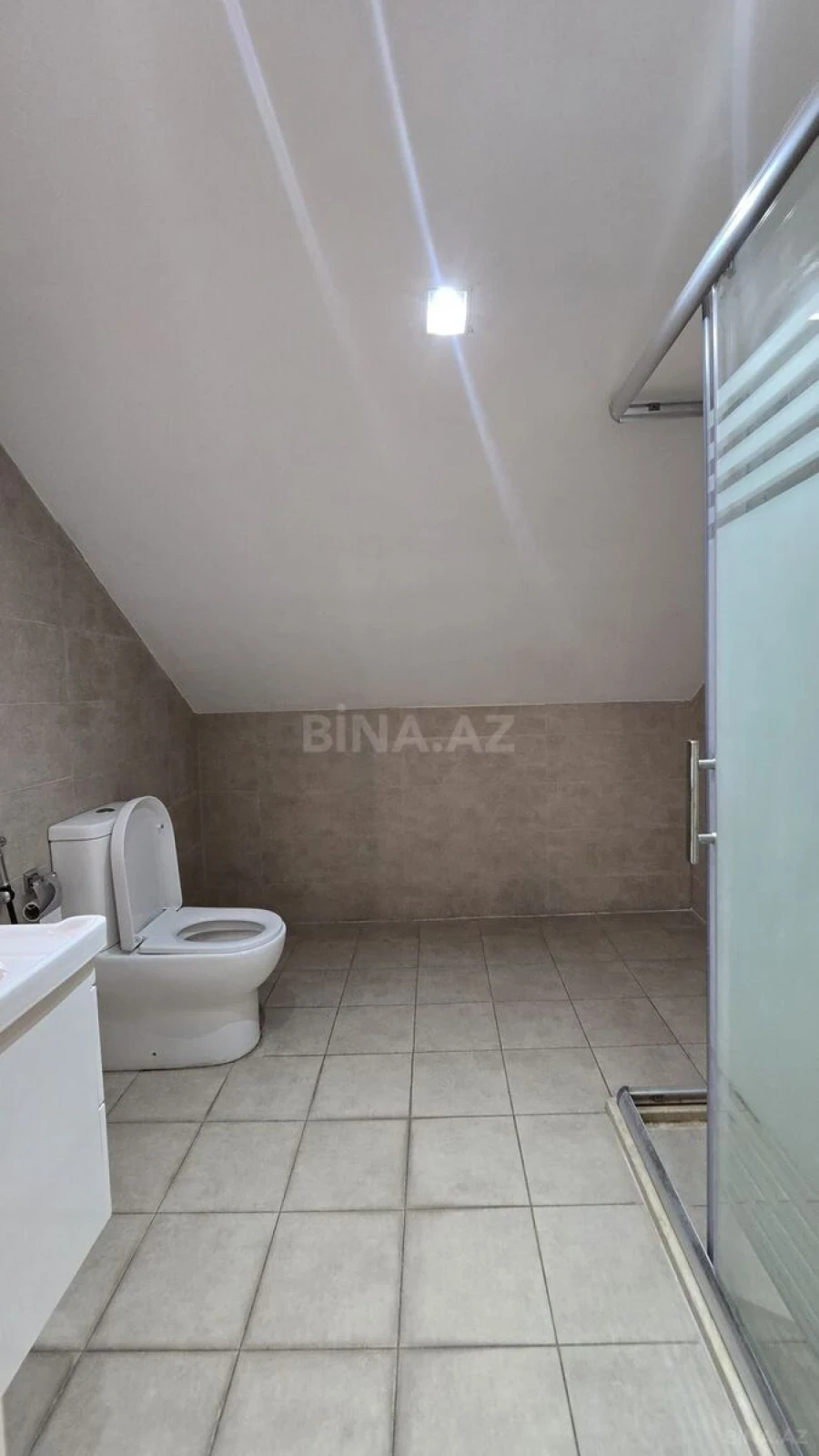 Satılır 6 otaqlı həyət evi 200 m²
