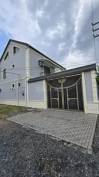 Satılır 6 otaqlı həyət evi 200 m²