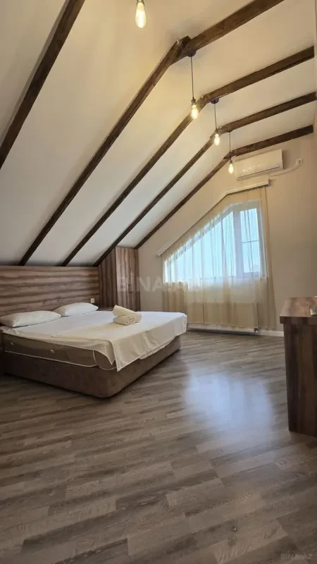 Satılır 6 otaqlı həyət evi 200 m²