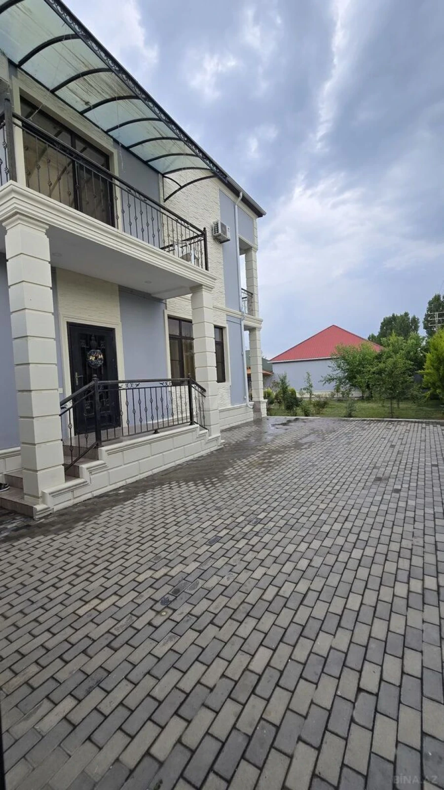 Satılır 6 otaqlı həyət evi 200 m²
