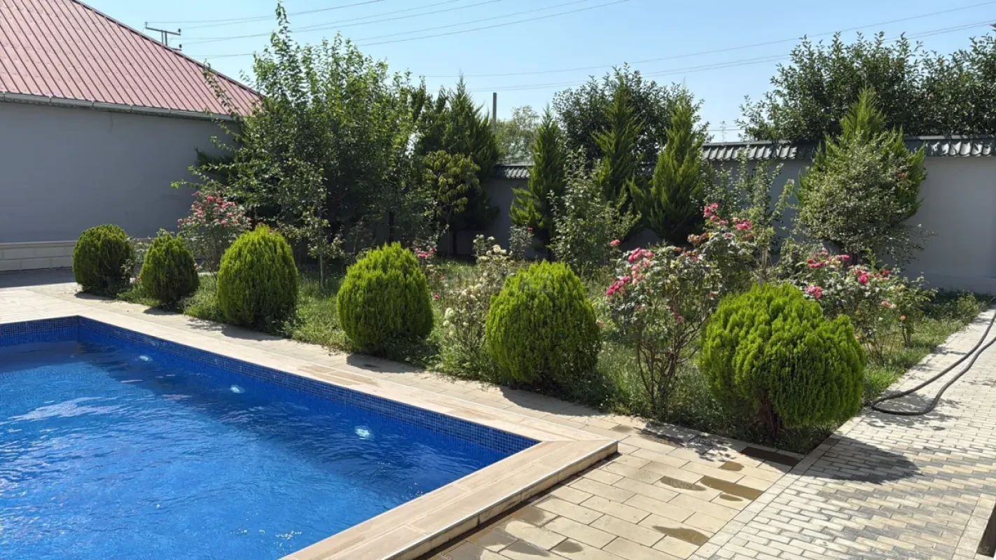 Satılır 6 otaqlı həyət evi 200 m²