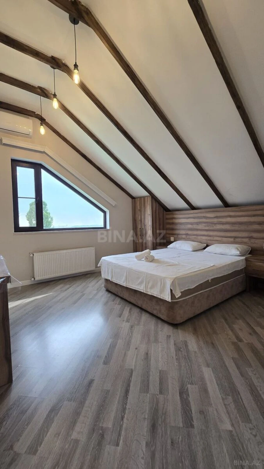 Satılır 6 otaqlı həyət evi 200 m²