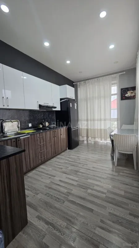 Satılır 6 otaqlı həyət evi 200 m²