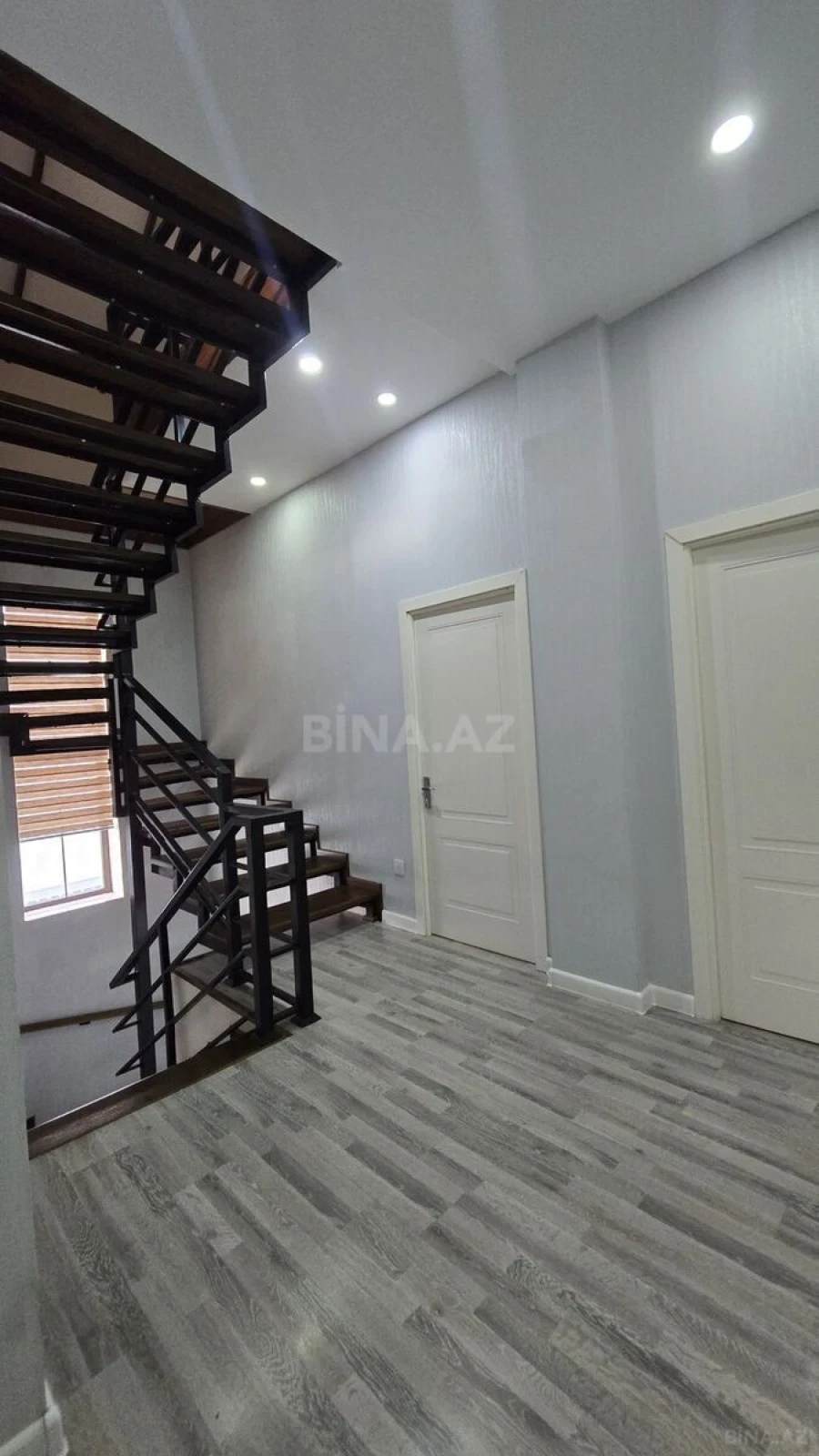 Satılır 6 otaqlı həyət evi 200 m²