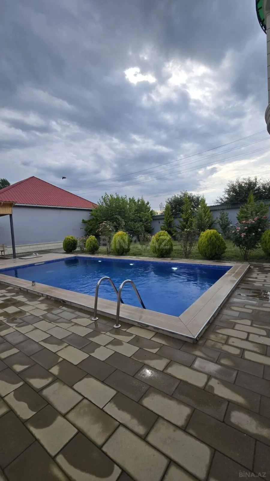 Satılır 6 otaqlı həyət evi 200 m²