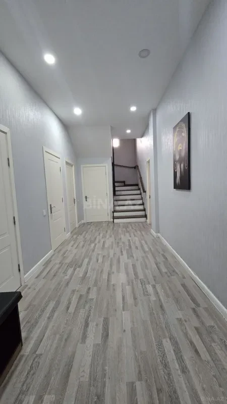 Satılır 6 otaqlı həyət evi 200 m²