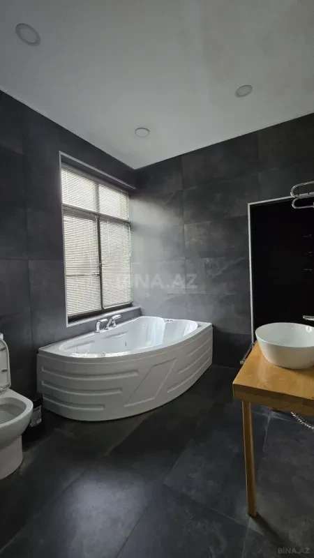 Satılır 6 otaqlı həyət evi 200 m²