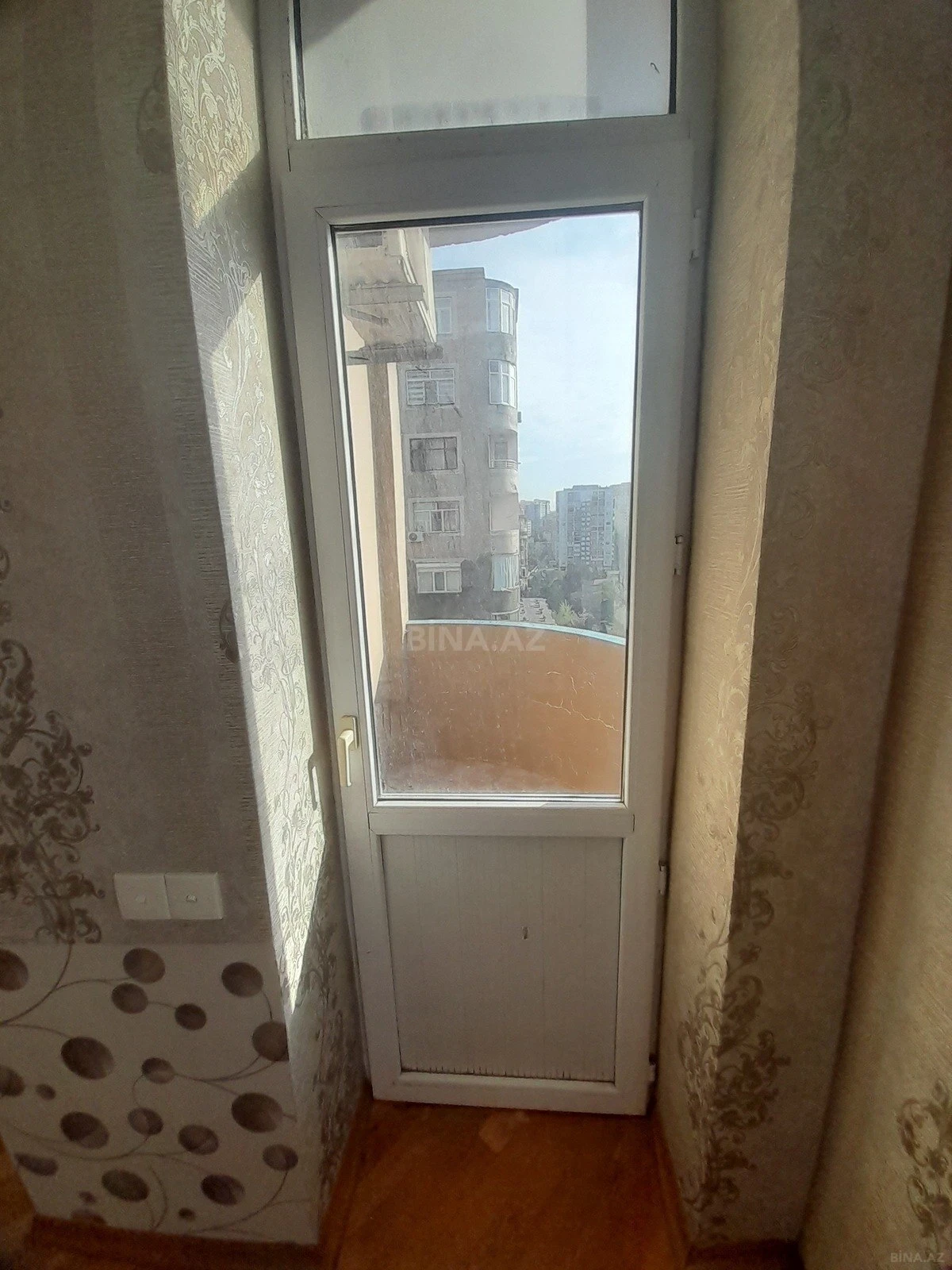 Kirayə verilir 2 otaqlı mənzil 96 m²