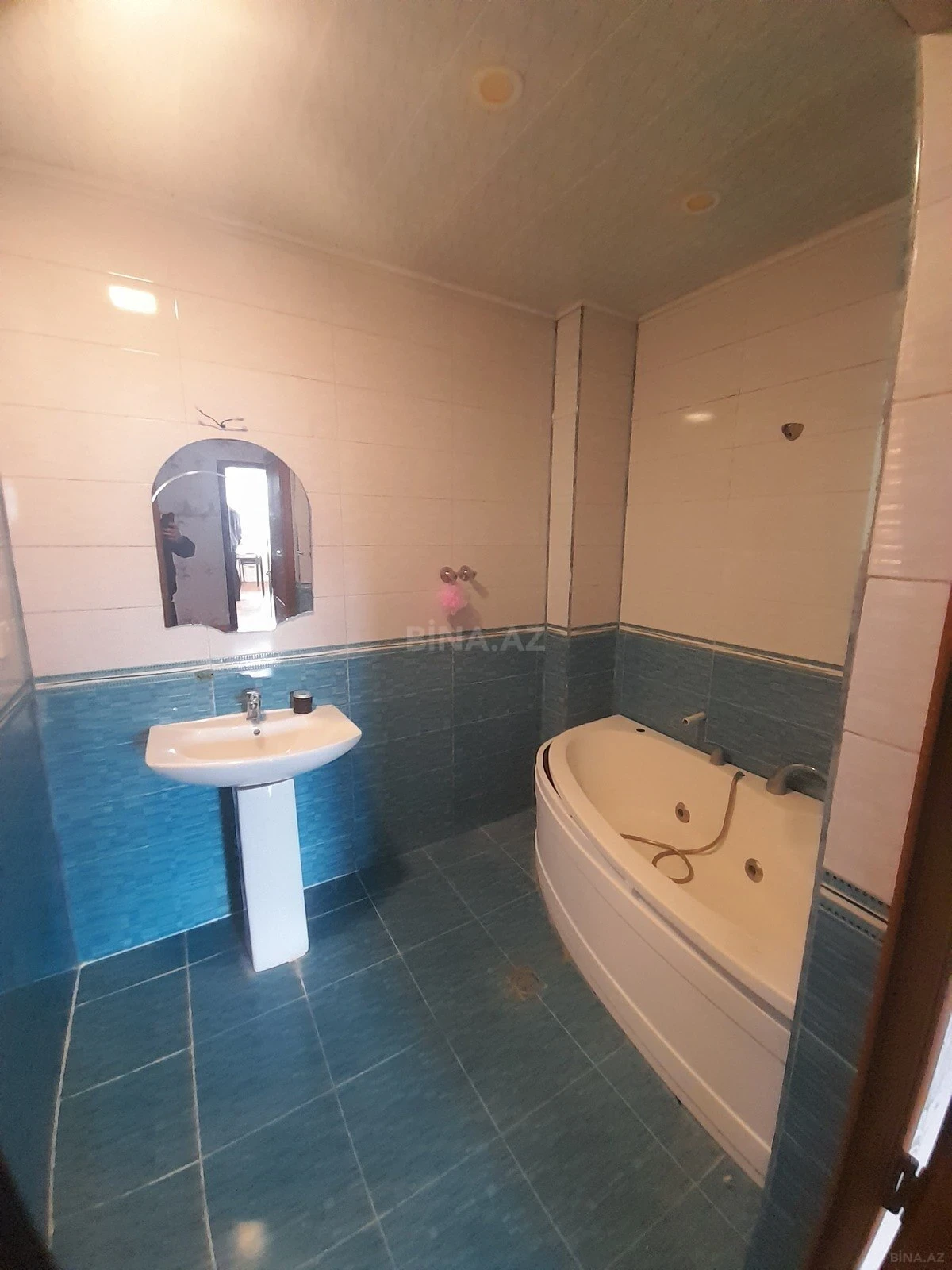 Kirayə verilir 2 otaqlı mənzil 96 m²