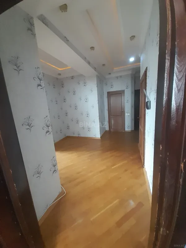 Kirayə verilir 2 otaqlı mənzil 96 m²