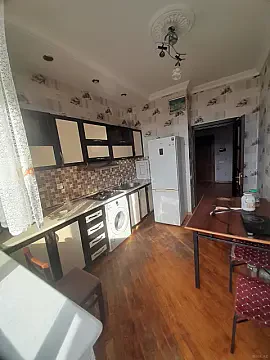 Kirayə verilir 2 otaqlı mənzil 96 m²