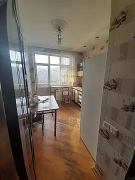 Kirayə verilir 2 otaqlı mənzil 96 m²