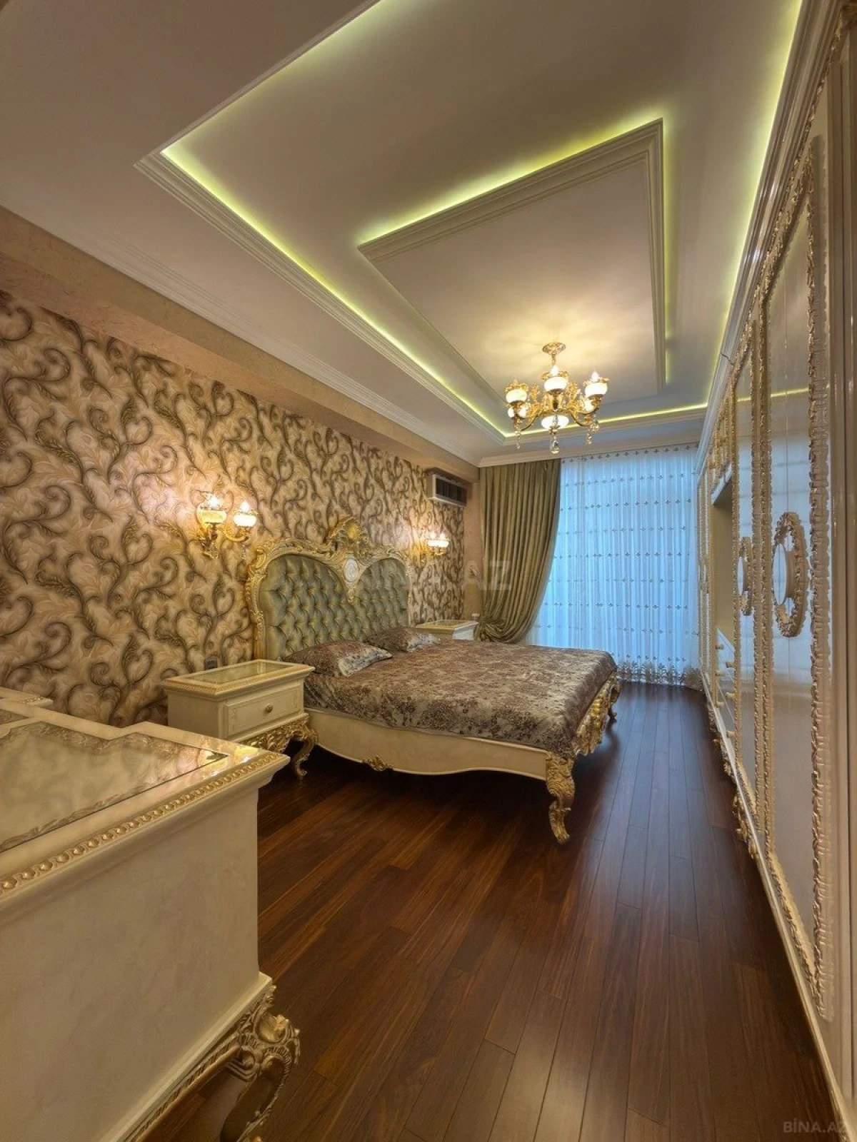 Satılır 3 otaqlı mənzil 170 m²