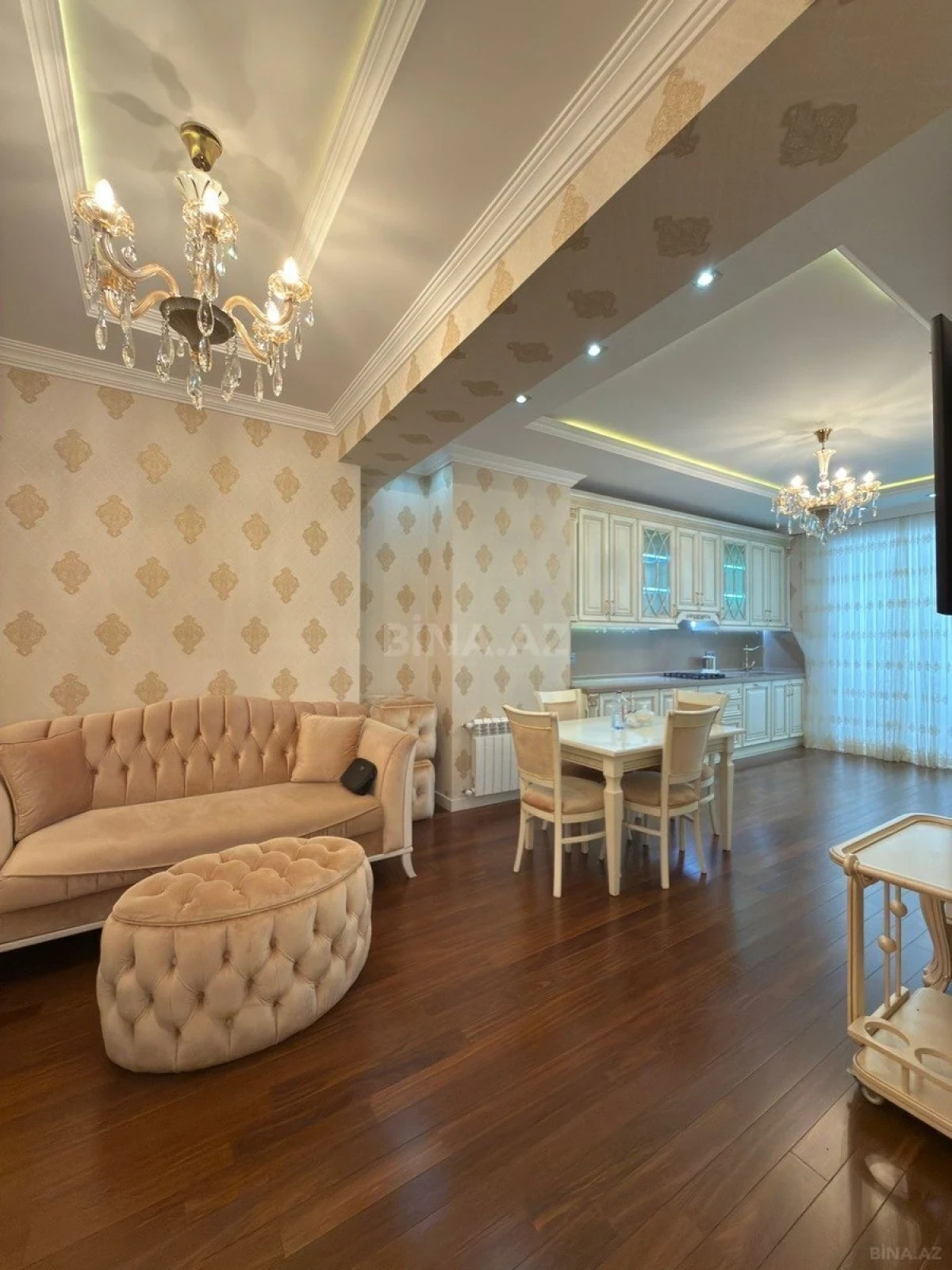 Satılır 3 otaqlı mənzil 170 m²