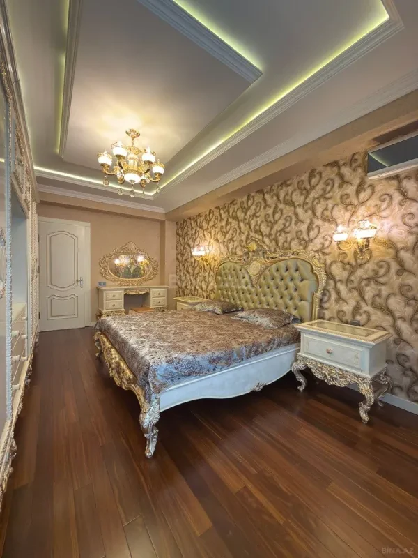 Satılır 3 otaqlı mənzil 170 m²