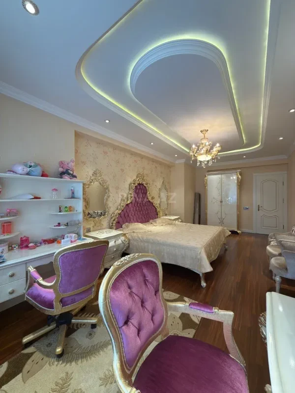 Satılır 3 otaqlı mənzil 170 m²