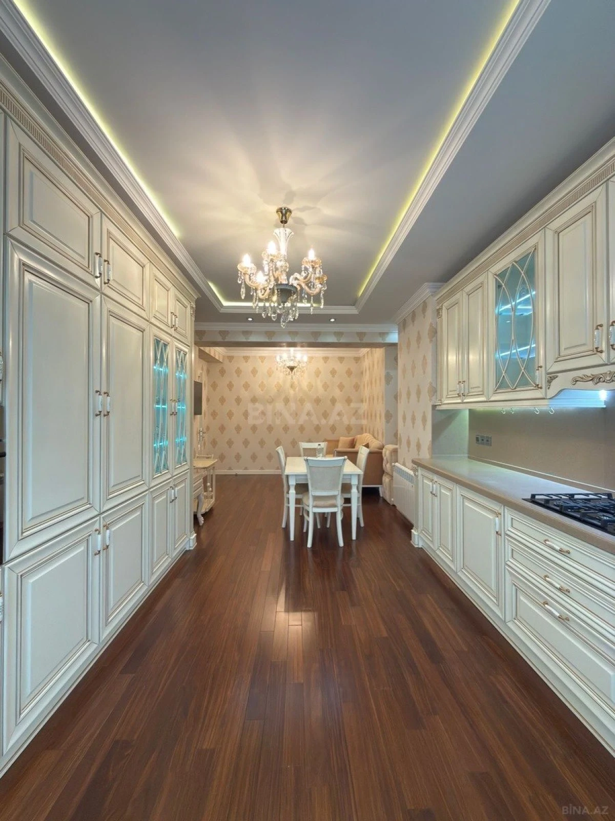 Satılır 3 otaqlı mənzil 170 m²
